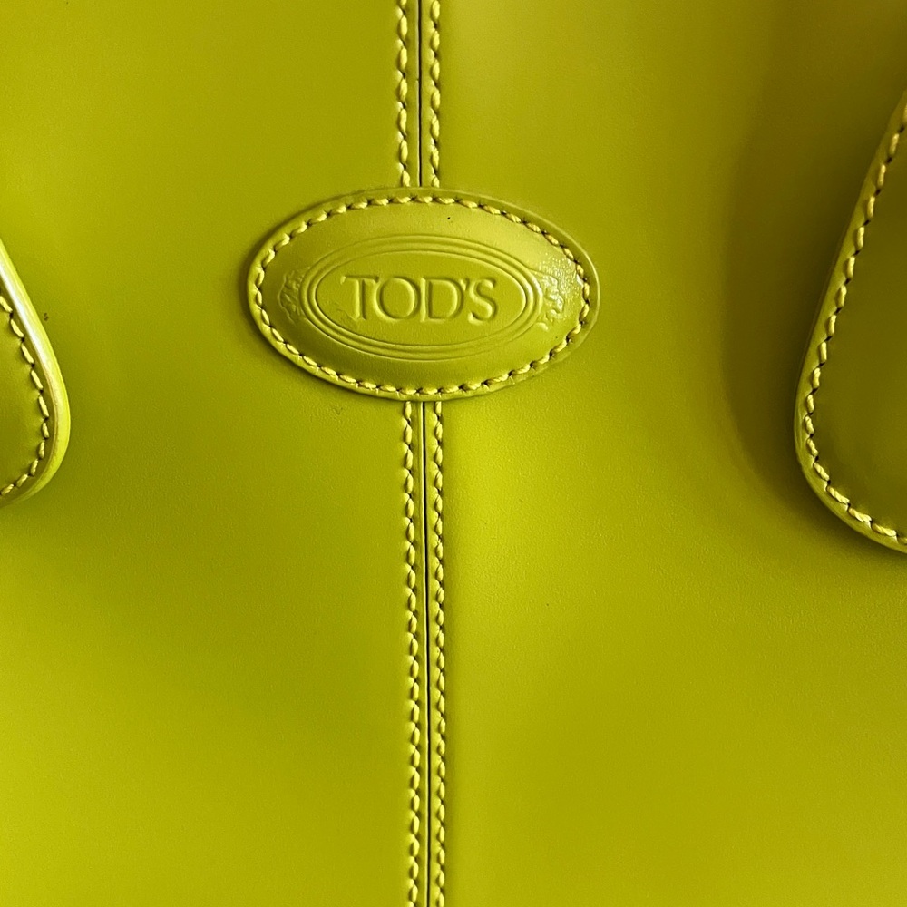 Tod's Lady Di Lime Leather Handbag NWOT - Picture 7 of 11